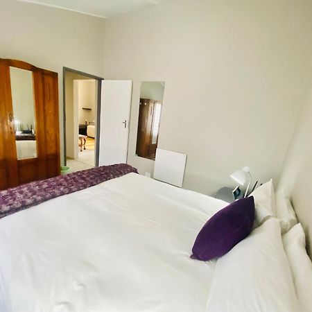 Picardie Guest Farm Paarl Bagian luar foto