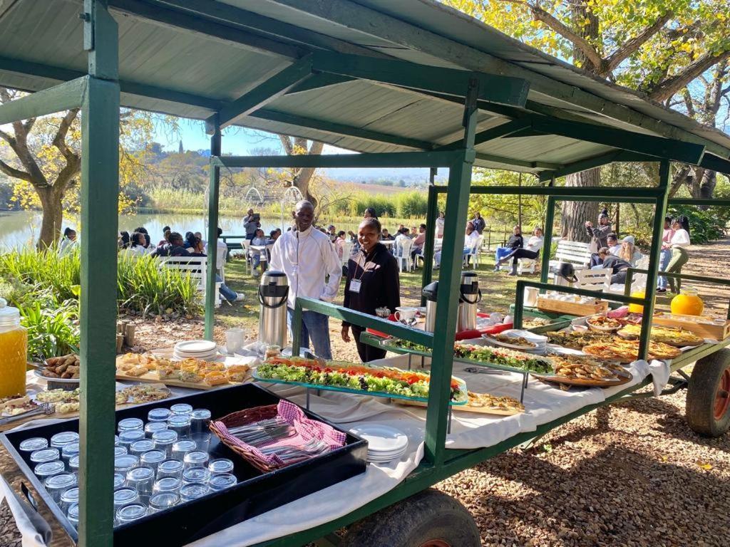Picardie Guest Farm Paarl Bagian luar foto