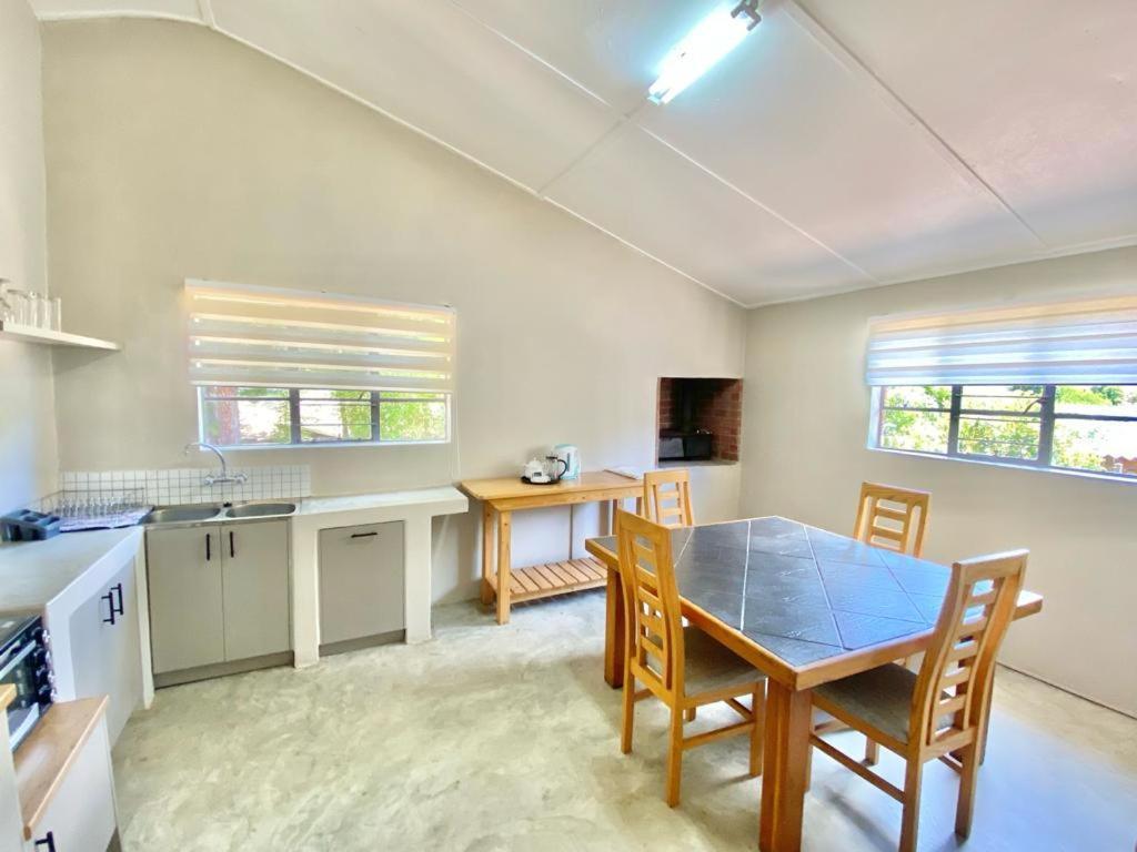 Picardie Guest Farm Paarl Bagian luar foto