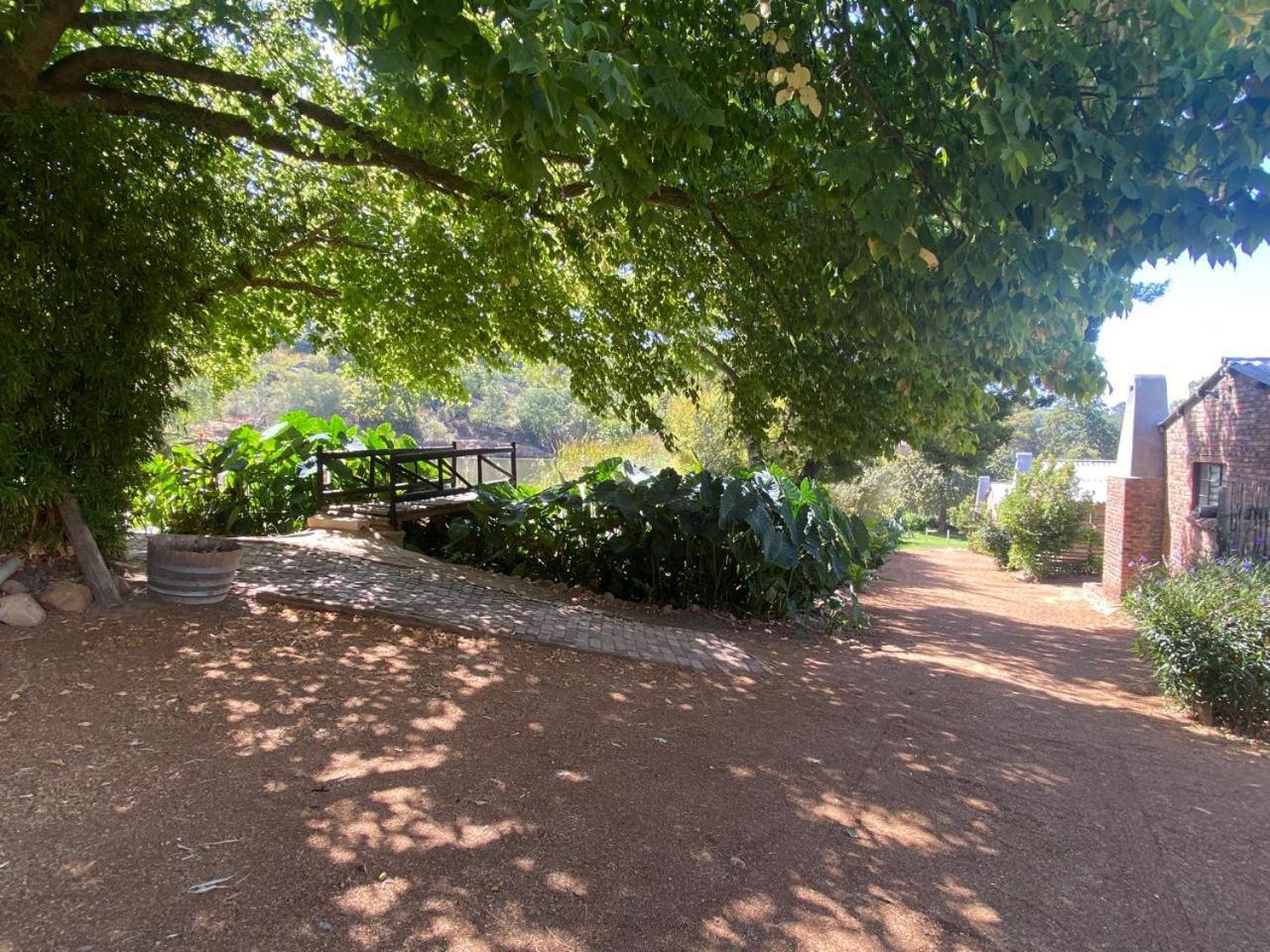 Picardie Guest Farm Paarl Bagian luar foto